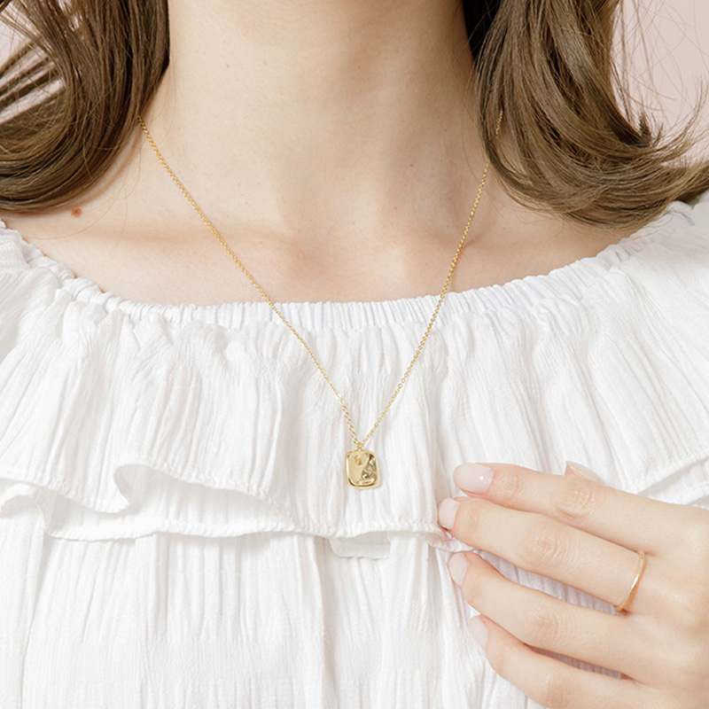 gloss charm necklace `۽ȯڽ