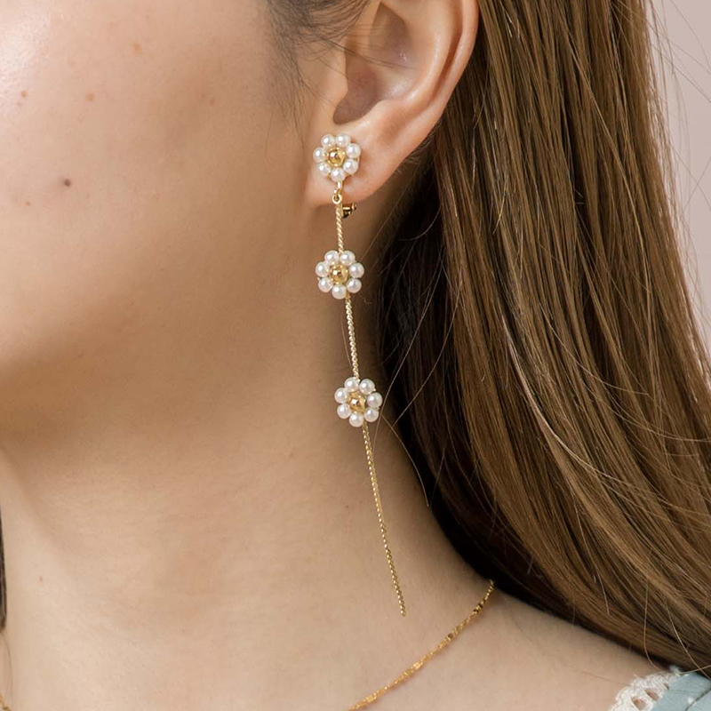 gold pearly fleur earring `ް߰ذٰٲݸ