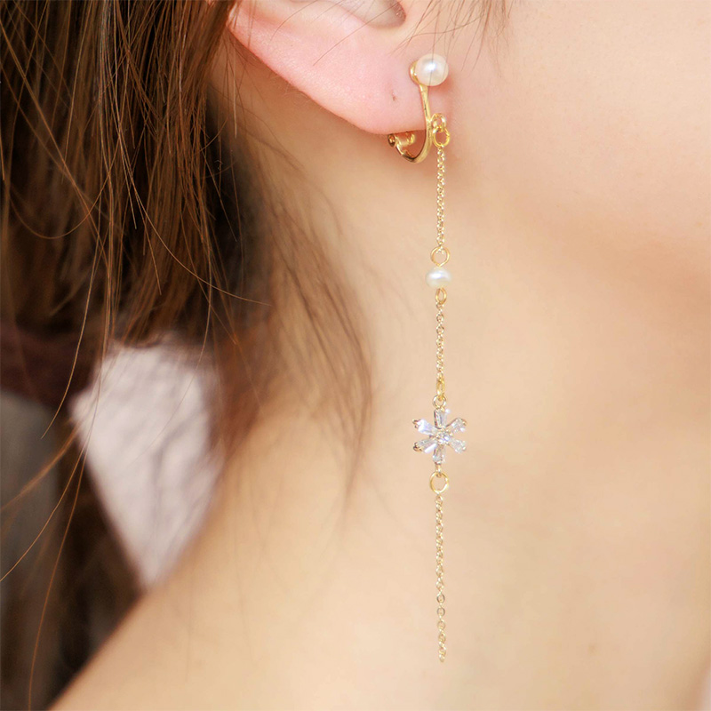 drop bloom earring〜ﾄﾞﾛｯﾌﾟﾌﾞﾙｰﾑｲﾔﾘﾝｸﾞ