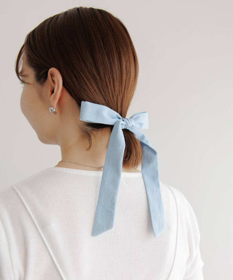 denim ribbon pin`