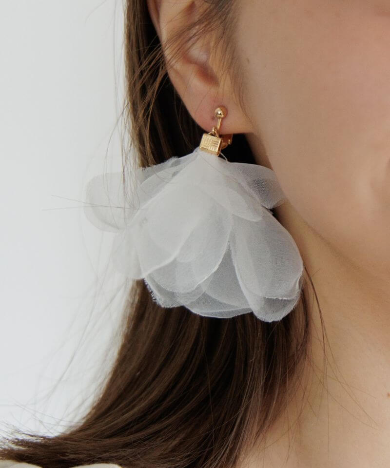 airy petal earring`ذٲݸ