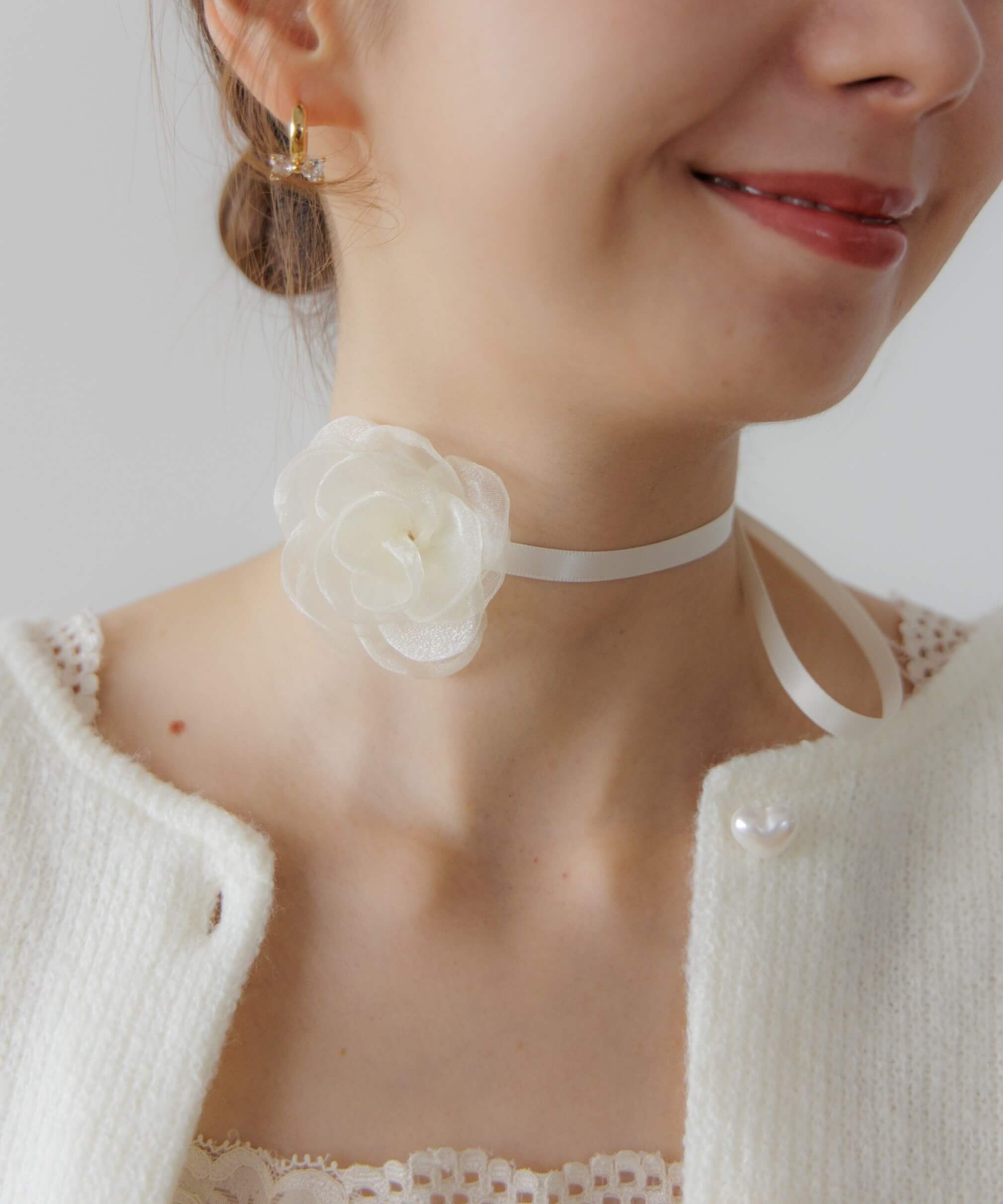 rosy choker`۰ް